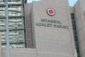 Adliyede bomba paniği