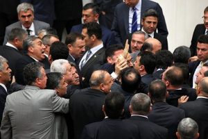 AK Parti ile MHP arasında arbede