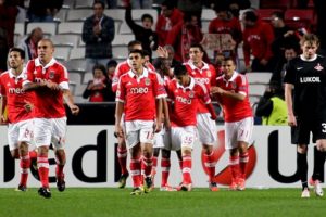 Benfica 2. yarı coştu!