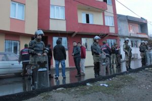 Jandarma'dan şafak operasyonu