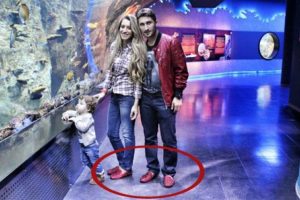 Sabri'nin fuşya pabuçları