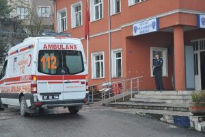 Ambulansın aynası çarpınca...
