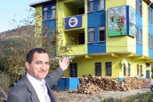 ''Fanatik bina''