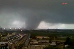 İtalya'da hortum dehşeti