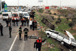 Hatalı sollama faciası: 4 ölü, 19 yaralı