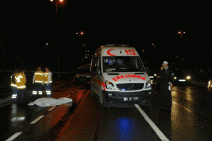 Otomobilin çarptığı kadın hayatını kaybetti