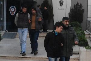 Köpekle soygun yaptılar