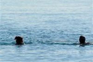 Doğu'da kar Antalya'da deniz keyfi
