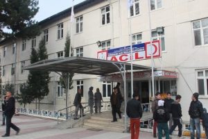 İki asker birbirini vurdu