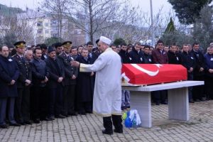 Ölü bulunan balıkçı toprağa verildi