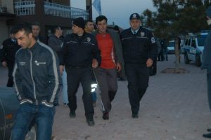Futbolcudan hakemi hastanelik eden tekme