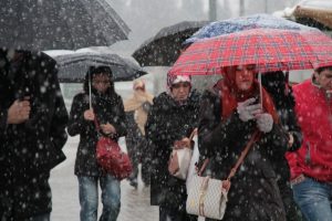 Bursa yılın ilk karıyla uyandı! Bursa'da okullar tatil olacak mı?