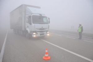 Bursa'da yoğun sis zincirleme kazalara yol açtı
