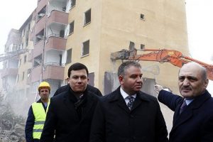 Yıkımlar başladı