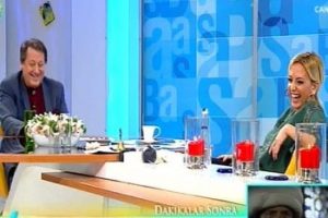 Ahmet Özhan Saba Tümer'i kahkahalara boğdu