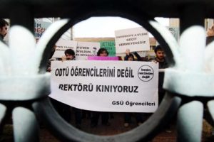 Galatasaray Üniversitesinde bildiri protestosu