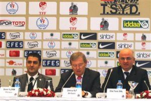 Mhk Başkanı Zekeriya Alp, Oyuncuları Duyarlı Olmaya Çağırdı
