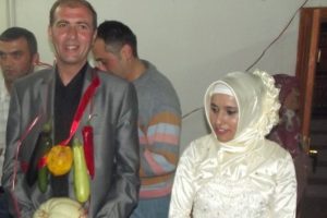 Damadı manav dükkanına çevirdiler