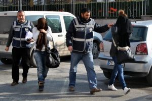 Hırsızlık şüphelileri yakalandı