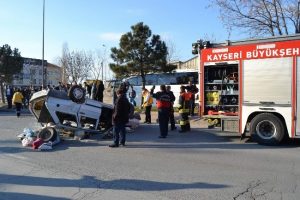 Kaza yaptı gözyaşlarına boğuldu