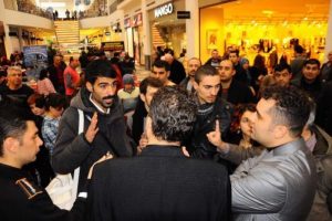 Fosil sergisine protesto