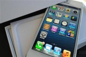'Apple plastik iPhone üretecek'