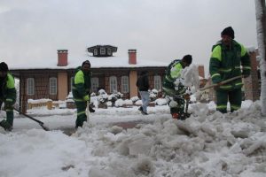 Kar savaşçıları iş başında