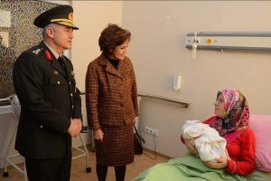 Genelkurmay Başkanı'ndan şehidin kızına altın