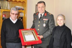 Şehit ailesinin buruk sevinci