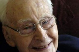 Kayıp çantasına 70 yıl sonra kavuştu