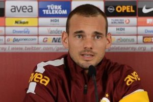 Sneijder derbide oynayacak mı?