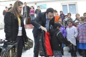 Öğrencilere karne hediyesi