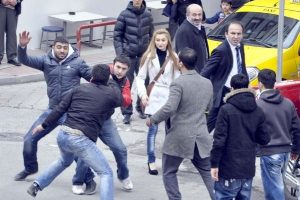 Adliye önü karıştı