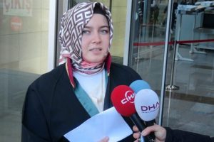 Başörtülü avukat ilk kez duruşmaya katıldı