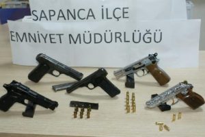 Sapanca'da silah operasyonu