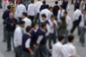 'Kız ve erkek öğrencilerin okulları ayrılsın!'