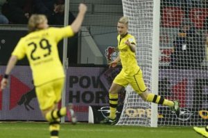 Dortmund zirveye yaklaştı!