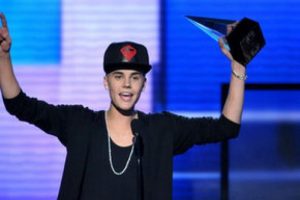 Justin Bieber'in hayranına şok tehdit!