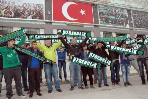 Denizlispor taraftarı yönetimi protesto etti
