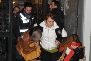 Masaj salonlarına fuhuş baskını