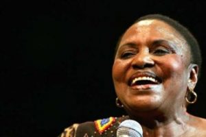 Miriam Makeba Miriam Makeba on Miriam Makeba   Ark  Y   Bitirdi Ve   Ld        D  Nyadan Haberler