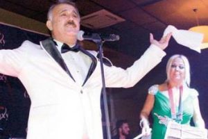 Safiye çaldı, Faik göbek attı
