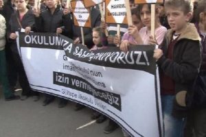 Velilerden imam hatip eylemi