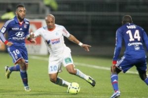 Golsüz derbi PSG'ye yaradı!