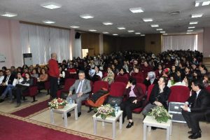 Üniversitelilere evlilik dersi