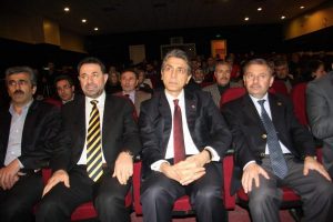 Siyaset niçin yapılır?