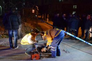 Sokak ortasında bıçaklanarak öldürüldü