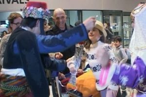 Turistlere davul zurnalı karşılama