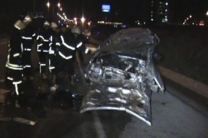 Aşırı hız: 1 ölü, 2 yaralı