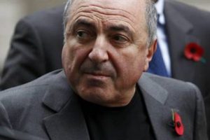 Ölümü sır perdesini koruyor